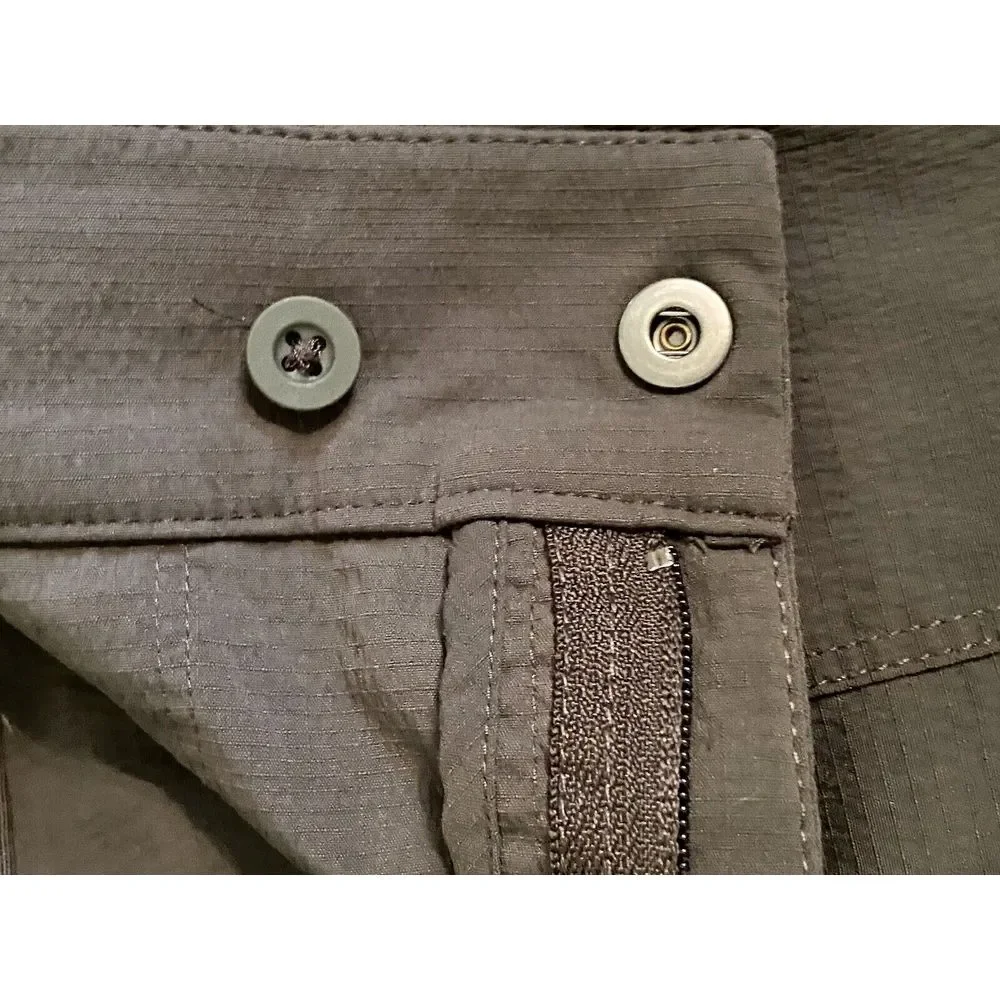 Athleta‎ Shorts Woman's Sz 4 Gray Multiple Pockets Hiking Walking Lightweight G